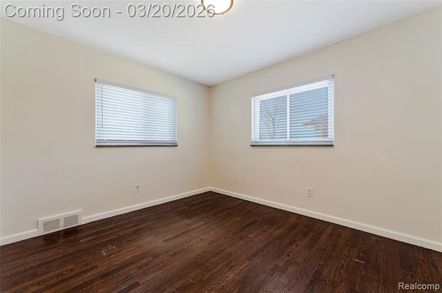 17220 W 13 Mile Road, Beverly Hills, MI 48025