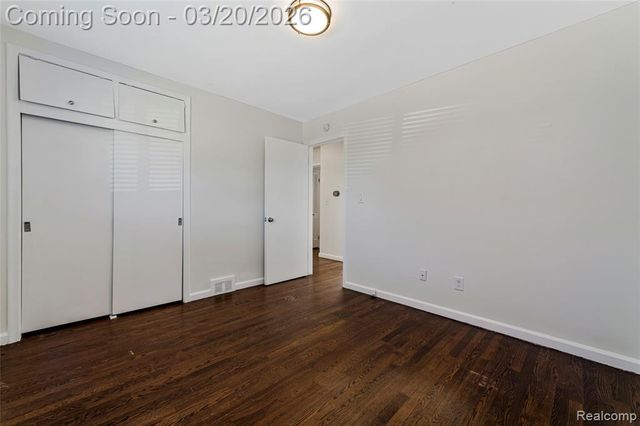 17220 W 13 Mile Road, Beverly Hills, MI 48025