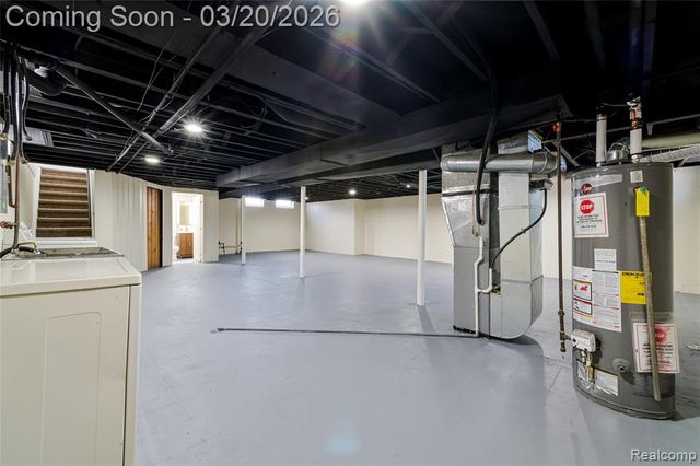 17220 W 13 Mile Road, Beverly Hills, MI 48025