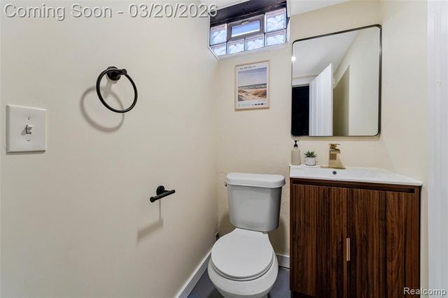 17220 W 13 Mile Road, Beverly Hills, MI 48025