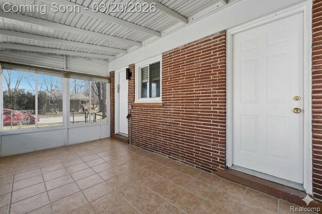 17220 W 13 Mile Road, Beverly Hills, MI 48025