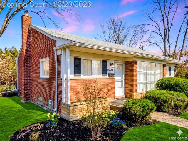 17220 W 13 Mile Road, Beverly Hills, MI 48025