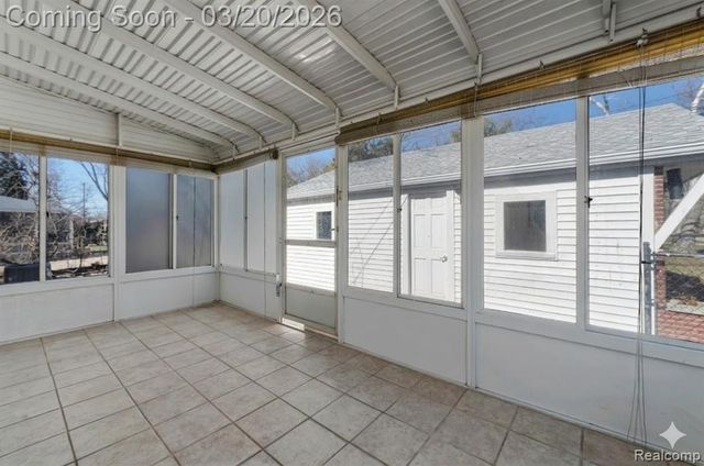 17220 W 13 Mile Road, Beverly Hills, MI 48025