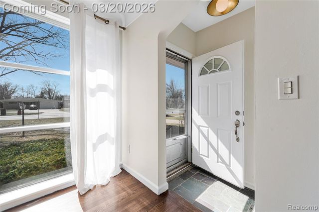 17220 W 13 Mile Road, Beverly Hills, MI 48025