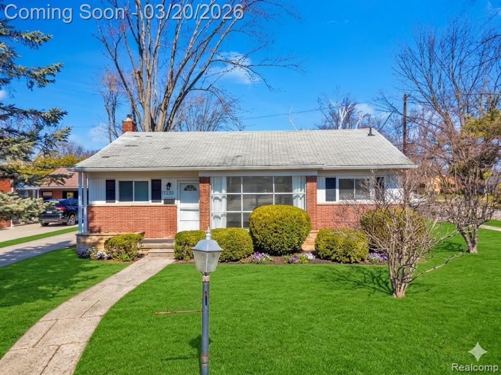 17220 W 13 Mile Road, Beverly Hills, MI 48025