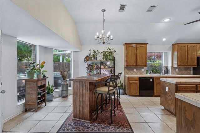 7807 Raton Ridge Lane, Arlington, TX 76002