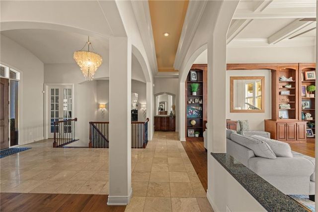 2421 NE Lake Breeze Drive, Lee's Summit, MO 64086