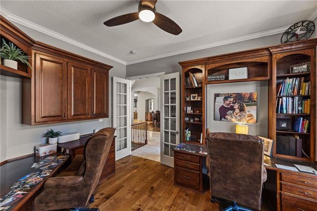 2421 NE Lake Breeze Drive, Lee's Summit, MO 64086