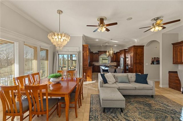 2421 NE Lake Breeze Drive, Lee's Summit, MO 64086