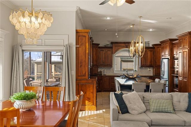 2421 NE Lake Breeze Drive, Lee's Summit, MO 64086