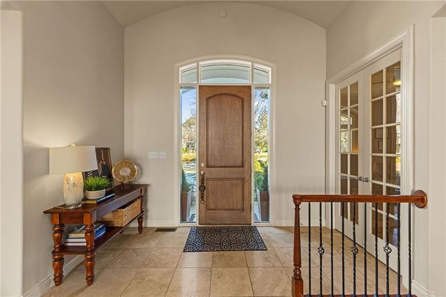 2421 NE Lake Breeze Drive, Lee's Summit, MO 64086