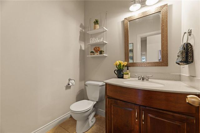 2421 NE Lake Breeze Drive, Lee's Summit, MO 64086