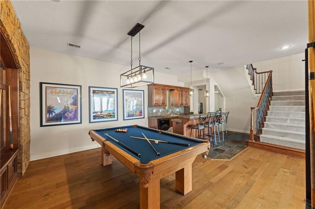 2421 NE Lake Breeze Drive, Lee's Summit, MO 64086