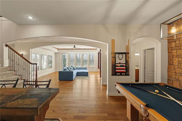 2421 NE Lake Breeze Drive, Lee's Summit, MO 64086