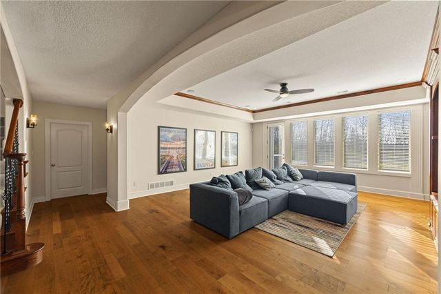 2421 NE Lake Breeze Drive, Lee's Summit, MO 64086