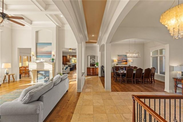 2421 NE Lake Breeze Drive, Lee's Summit, MO 64086