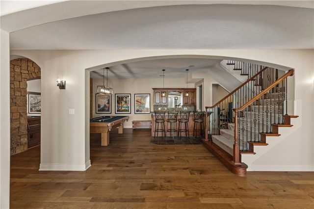 2421 NE Lake Breeze Drive, Lee's Summit, MO 64086