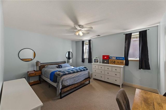 2421 NE Lake Breeze Drive, Lee's Summit, MO 64086