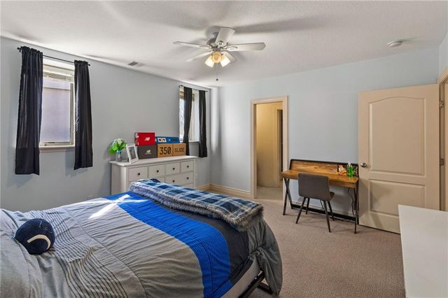 2421 NE Lake Breeze Drive, Lee's Summit, MO 64086