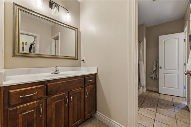 2421 NE Lake Breeze Drive, Lee's Summit, MO 64086