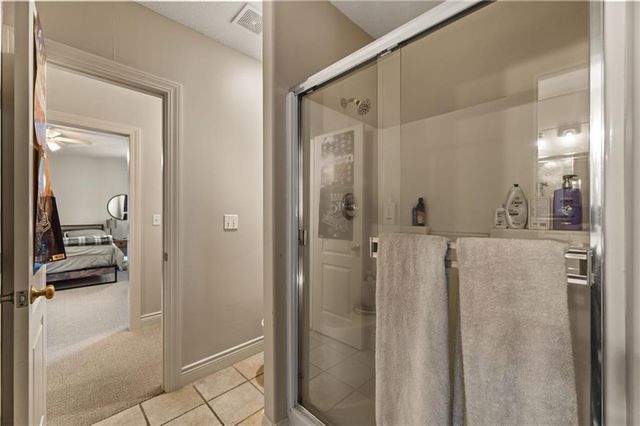 2421 NE Lake Breeze Drive, Lee's Summit, MO 64086