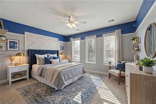 2421 NE Lake Breeze Drive, Lee's Summit, MO 64086