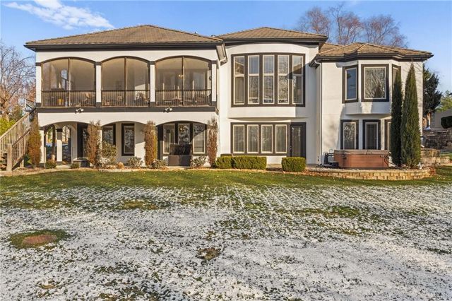 2421 NE Lake Breeze Drive, Lee's Summit, MO 64086