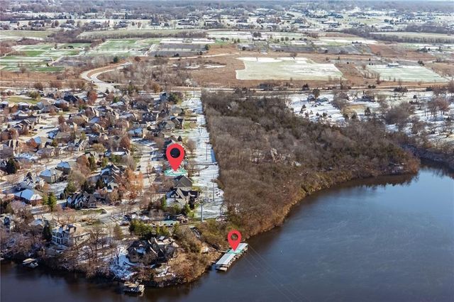 2421 NE Lake Breeze Drive, Lee's Summit, MO 64086