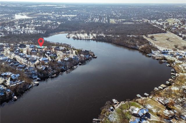 2421 NE Lake Breeze Drive, Lee's Summit, MO 64086