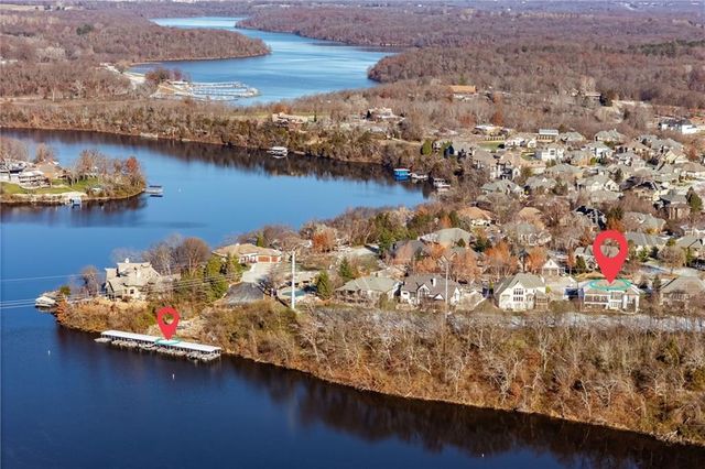 2421 NE Lake Breeze Drive, Lee's Summit, MO 64086