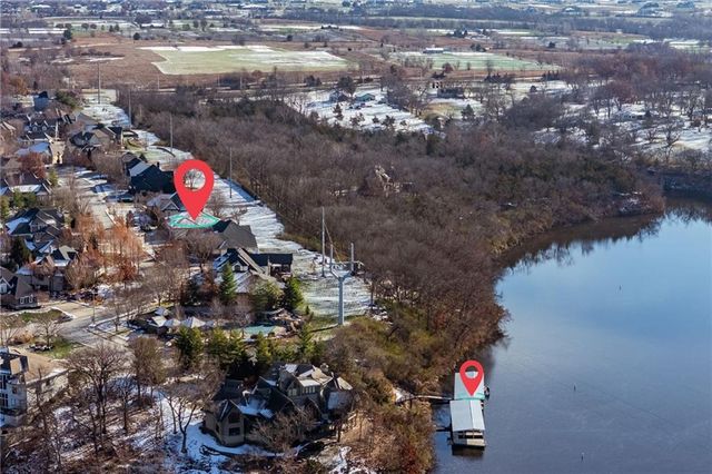 2421 NE Lake Breeze Drive, Lee's Summit, MO 64086