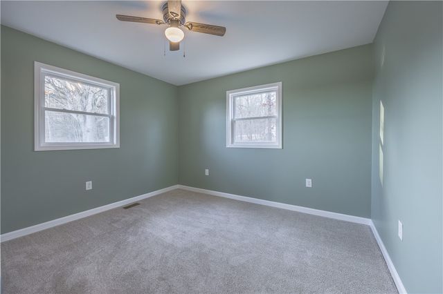 8 Cross Rd, Elmira, NY 14901