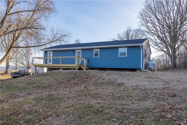 8 Cross Rd, Elmira, NY 14901