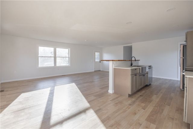 8 Cross Rd, Elmira, NY 14901