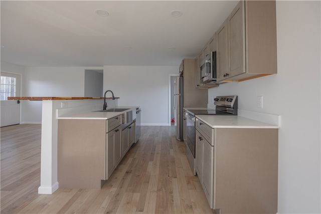 8 Cross Rd, Elmira, NY 14901