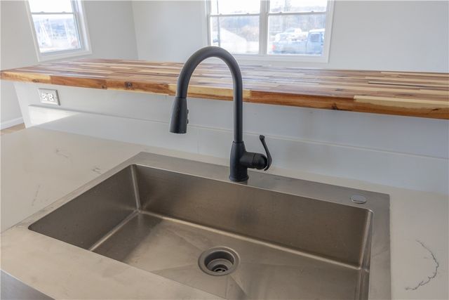 8 Cross Rd, Elmira, NY 14901