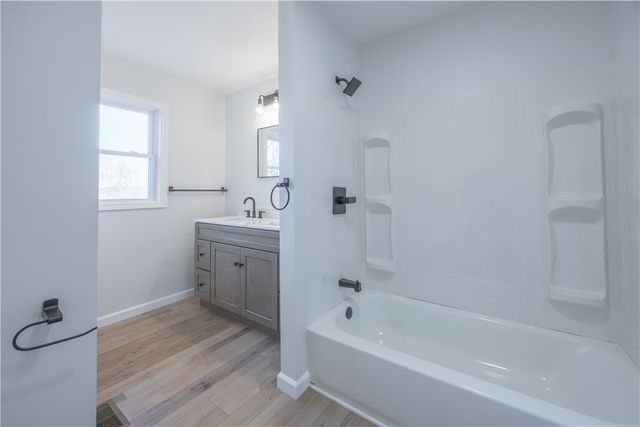 8 Cross Rd, Elmira, NY 14901