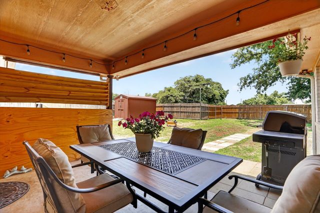 1801 Rayna Drive, Weatherford, TX 76086