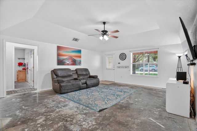 1801 Rayna Drive, Weatherford, TX 76086