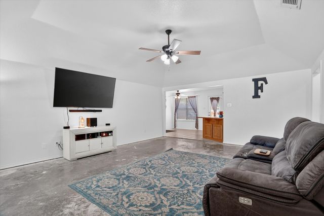 1801 Rayna Drive, Weatherford, TX 76086