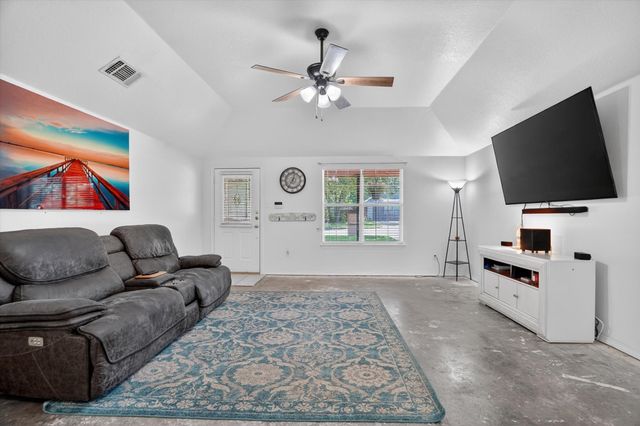 1801 Rayna Drive, Weatherford, TX 76086