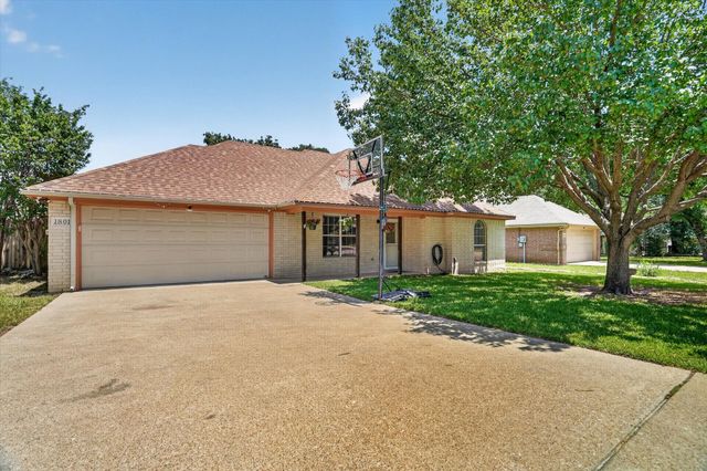 1801 Rayna Drive, Weatherford, TX 76086