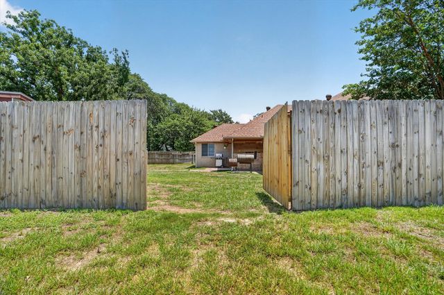 1801 Rayna Drive, Weatherford, TX 76086