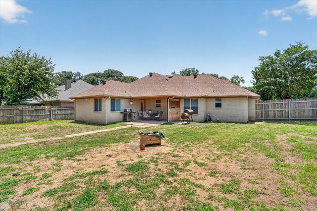 1801 Rayna Drive, Weatherford, TX 76086