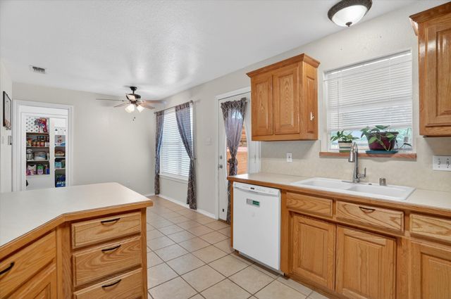 1801 Rayna Drive, Weatherford, TX 76086
