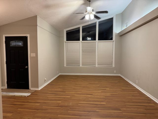 7622 Richmond Avenue, Houston, TX 77063
