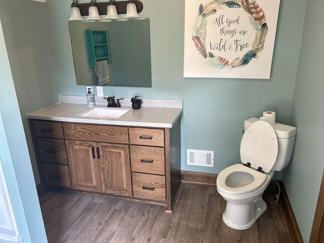 110 4th Street SW, Plainview, MN 55964