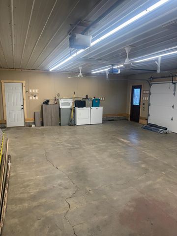 110 4th Street SW, Plainview, MN 55964