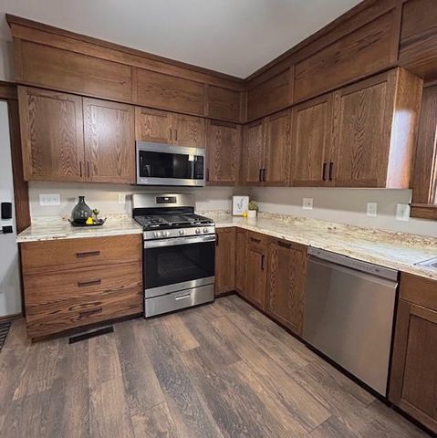 110 4th Street SW, Plainview, MN 55964