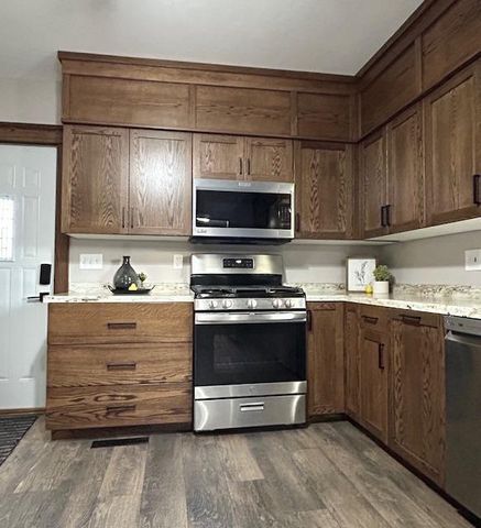 110 4th Street SW, Plainview, MN 55964